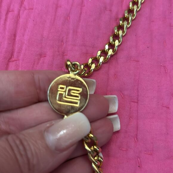 Jimmy Choo vintage Elegant Burgundy Suede Clutch with Gold Chain - Picture 2 of 7